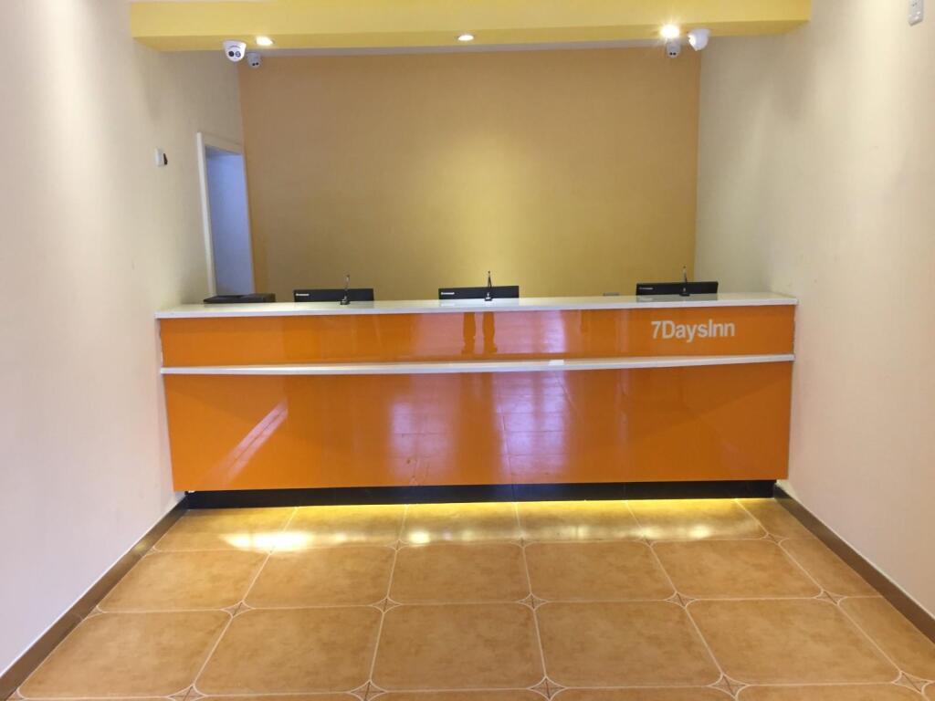 Куньмин: 7 Days Inn·Kunming Changshui Airport