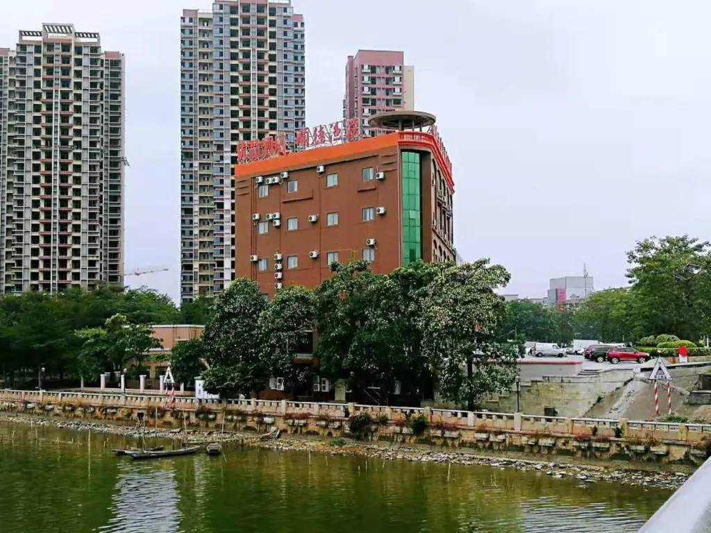 Дунгуань: 7 Days Premium Hotel (Dongguan Houjie Convention and Exhibition Center)