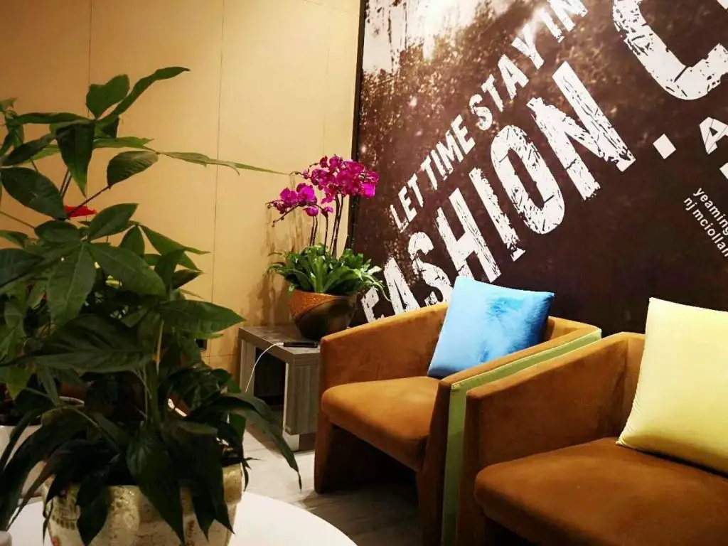 Синъи: IU Hotels·Xingyi Sports Center