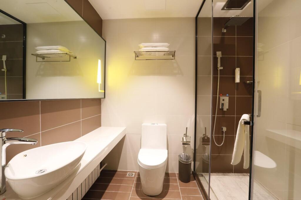 Цзюцюань: IU Hotels·Dunhuang Municipal Square