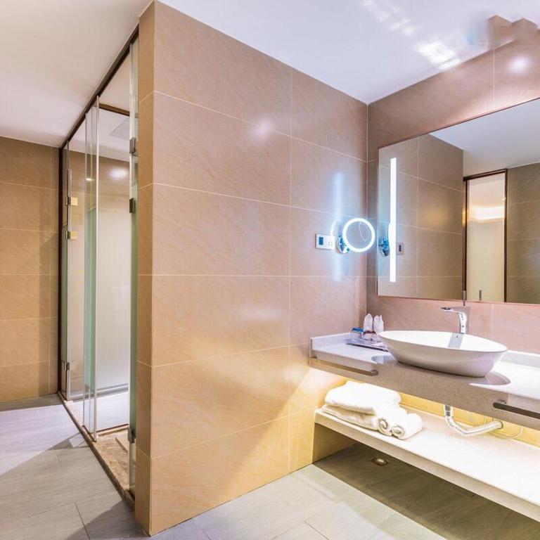 Маоминг: Lavande Hotels·Gaozhou Xiantai Bridge