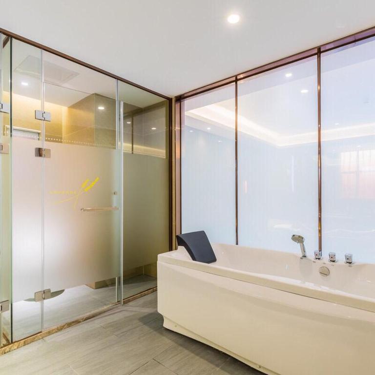 Маоминг: Lavande Hotels·Gaozhou Xiantai Bridge