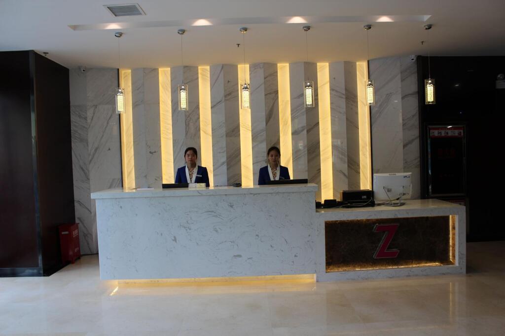 Шицзячжуан: Zmax Shijiazhuang Tangu East Street