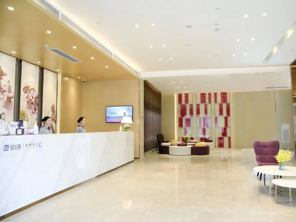Шэньчжэнь: Lavande Hotels·Shenzhen North Railway Station Longhua Bus Terminal