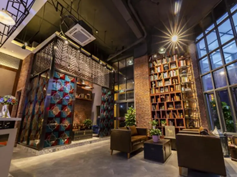 Фошань: James Joyce Coffetel ，the innovation center of HuaNanChuangGu ，in Zhang Cha of Foshan city