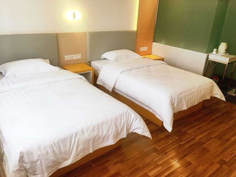 Урумчи: 7 Days Inn·Urumqi Kashi East Road Xinjiang Normal University