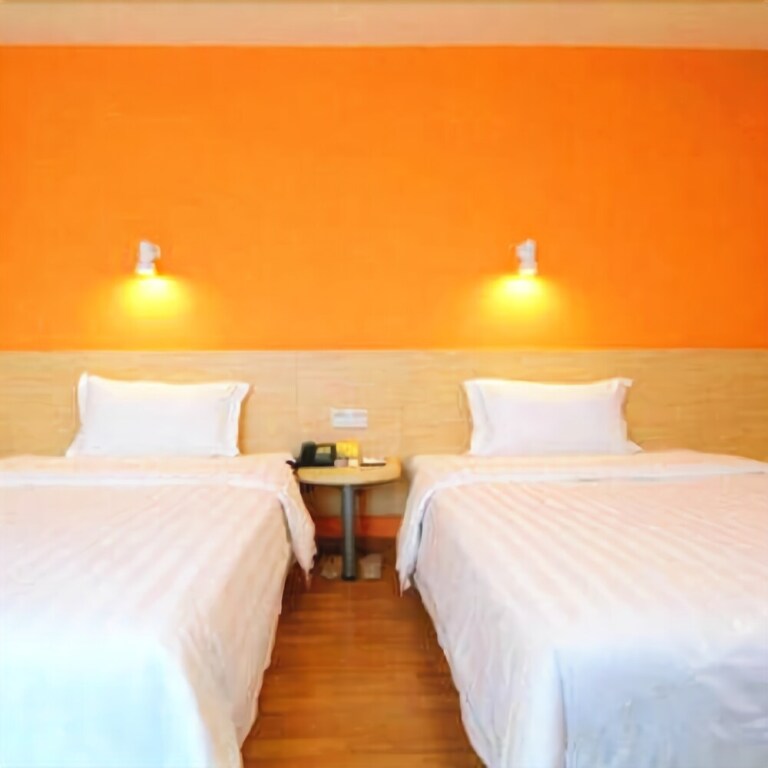 Циндао: 7 Days Inn·Qingdao Zhongshan Road