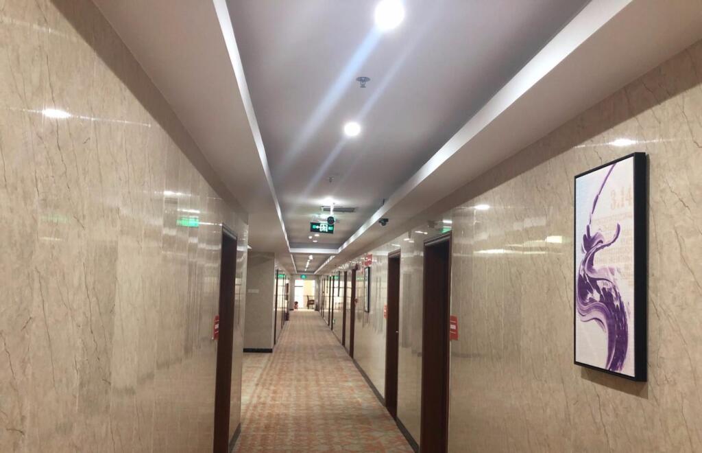 Чжухай: PAI Hotels·Zhuhai Mingzhu Light Rail Station Haina City Store