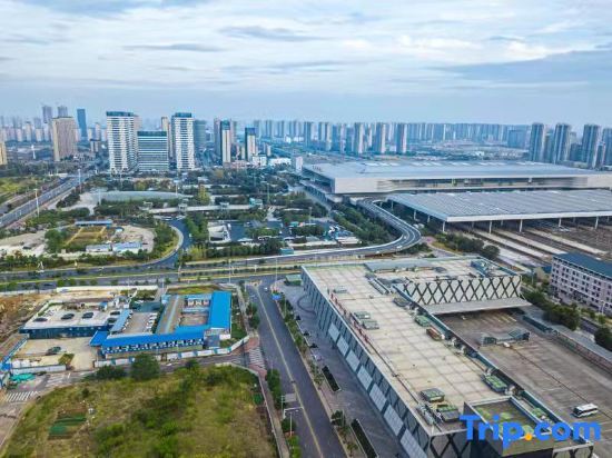 Наньчан: IU Hotel·Nanchang West Railway Station Square