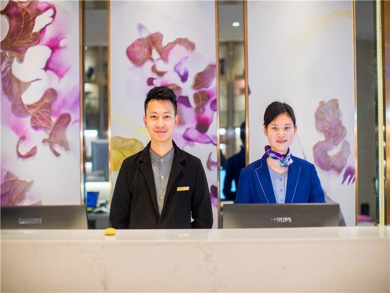 Наньчан: Lavande Hotel·Nanchang West Railway Station Square