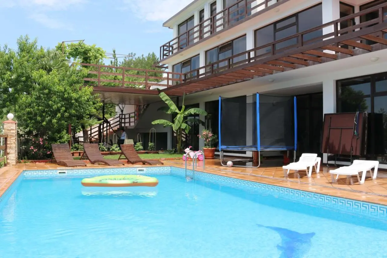 Лазаревское: Laza Villa