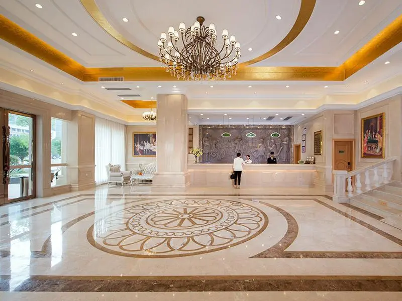 Цзиньюань: Vienna Hotel Guangdong Qingyuan Xincheng Beijiang