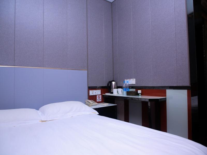 Шанхай: Shell Shanghai Jiading District Tongji University Xinhuang Road Hotel