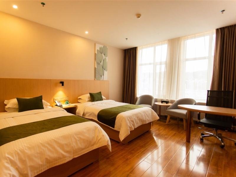 Пинлян: GreenTree Inn Pingliang Jinding Times Square