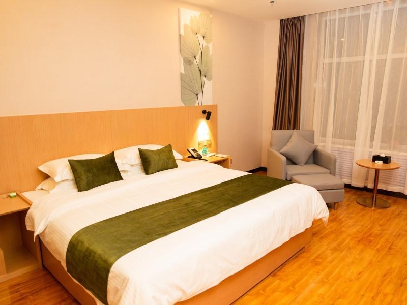 Пинлян: GreenTree Inn Pingliang Jinding Times Square