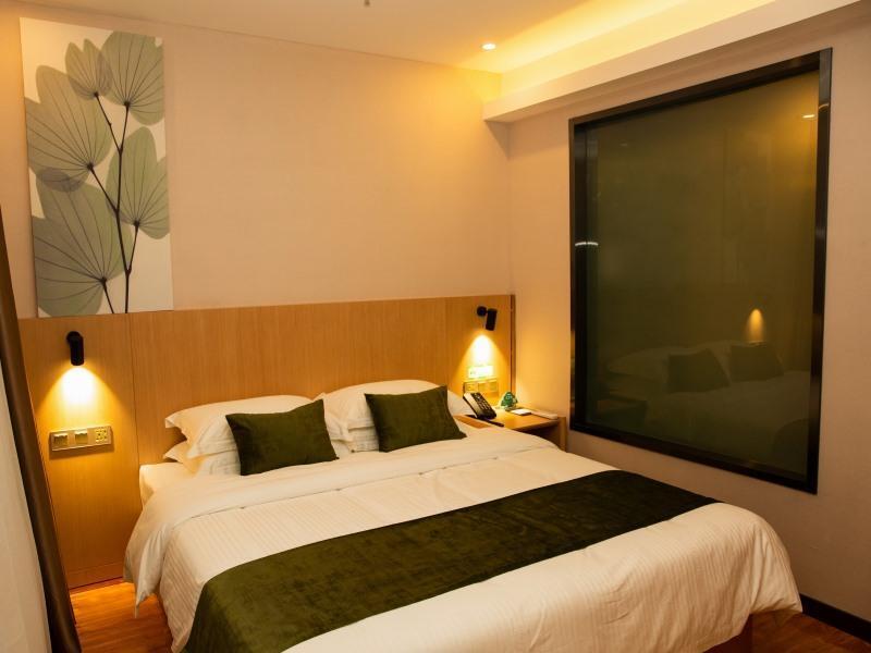 Пинлян: GreenTree Inn Pingliang Jinding Times Square