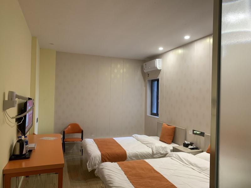 Нанкин: Shell Nanjing City Qixia District Baguazhou Hotel