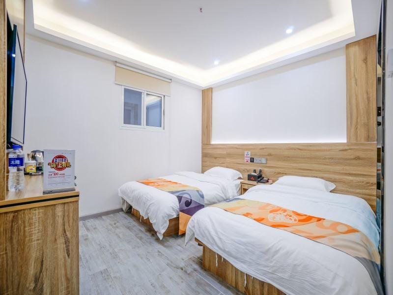 Нанкин: Shell Nanjing Yuanxi Road Getang metro station Hotel