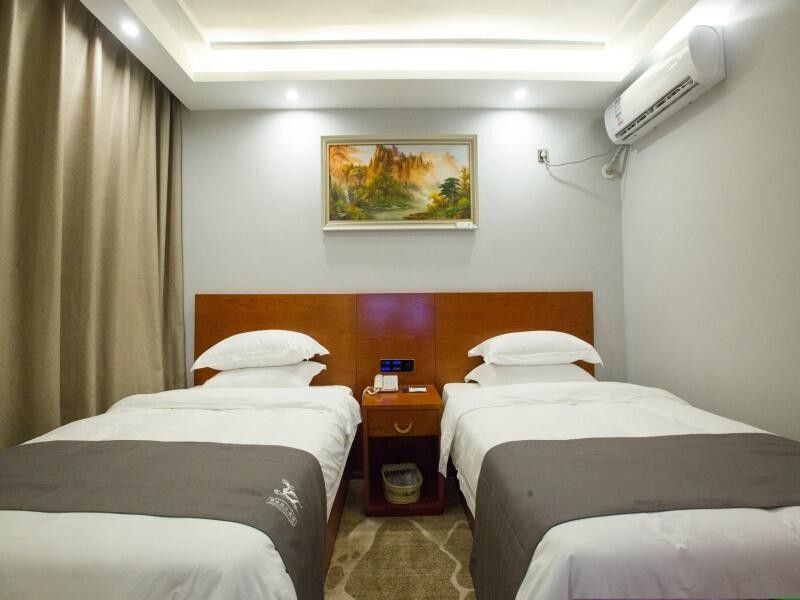 Вэнчен: Space Coconut Bay Hotel