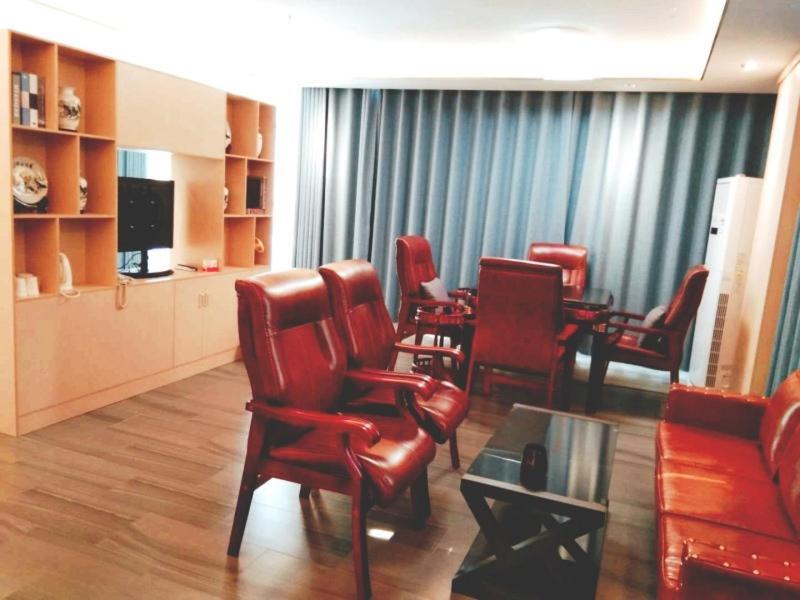 Ледун: Shell Hainan Ledong County Huangliu Town Bus Station Hotel
