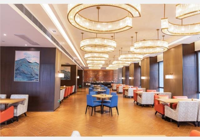 Лючжоу: Echeng Hotel Liuzhou Yufengshan High-Speed Railway Station