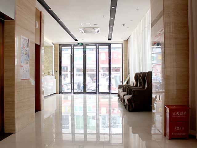 Хэчи: Jtour Inn Yizhou Chengzhong Zhong Road Walking Street