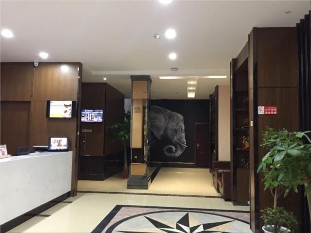 Хуанган: Jtour Inn Huanggang Baota Park