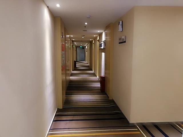 Тунжень: City Comfort Inn Tongren Railway Station