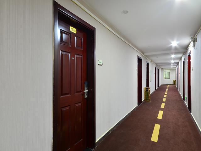 Ухань: JTour Inn Wuchang Zhongnan University of Economics and Law