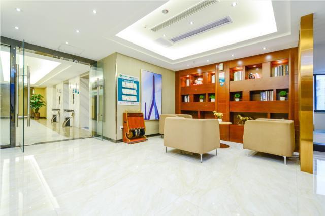 Чунцин: City Comfort Inn Chongqing Yangjiaping Walking Street Light Rail Station