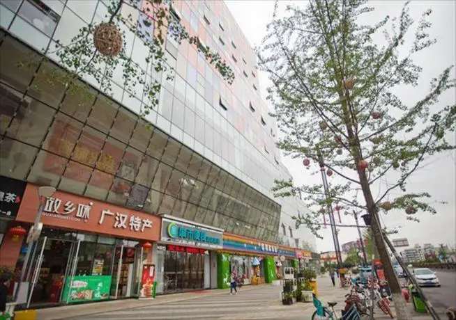 Мяньчжу: City Comfort Inn Deyang Guanghan Jinghuatianjie