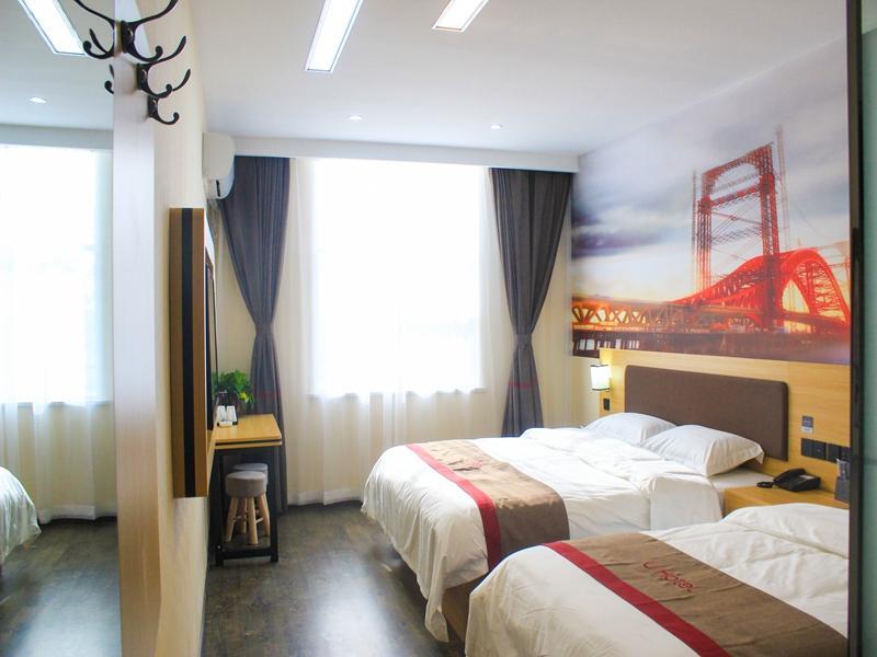 Дежоу: Thank Inn Plus Hotel Shandong Dezhou Yucheng City Yuwang Street