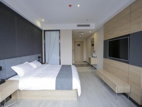 Циндао: Thank Inn Plus Hotel Qingdao Licang Wan Nianquan Road