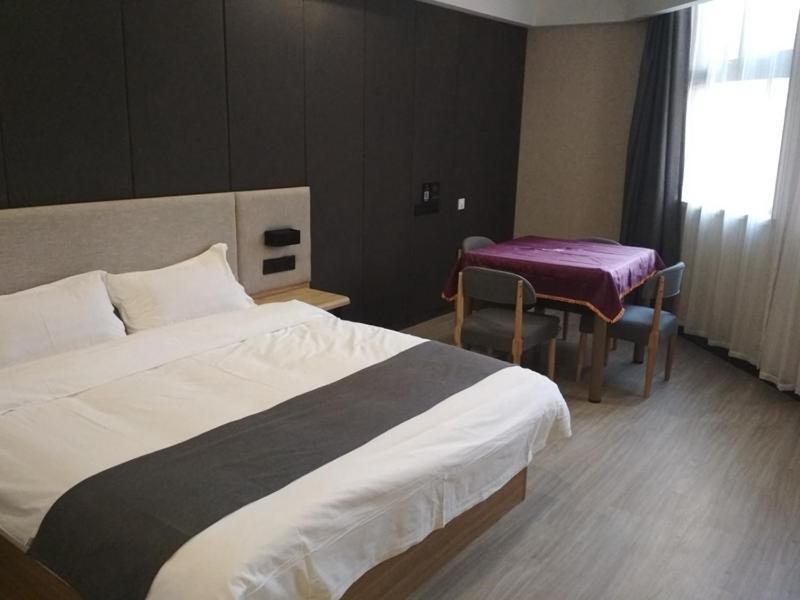 Циндао: Thank Inn Plus Hotel Qingdao Licang Wan Nianquan Road