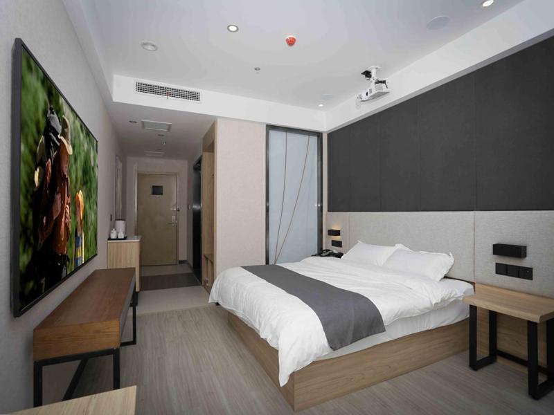 Циндао: Thank Inn Plus Hotel Qingdao Licang Wan Nianquan Road
