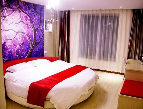 Thank Inn Plus Hotel Wuhan Huangpi District Li Yuanhong Square — фото 1