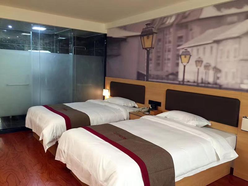 Цюаньчжоу: Thank Inn Chain Hotel Fujian Quanzhou Anxi County Yongan Road
