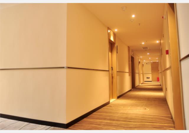 Хуанган: City Comfort Inn Huanggang Luotian Yishui Waitan