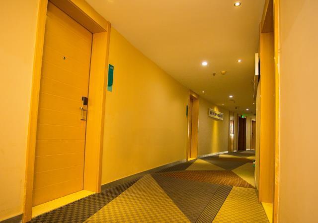 Хуанган: City Comfort Inn Huanggang Macheng City Macheng Square