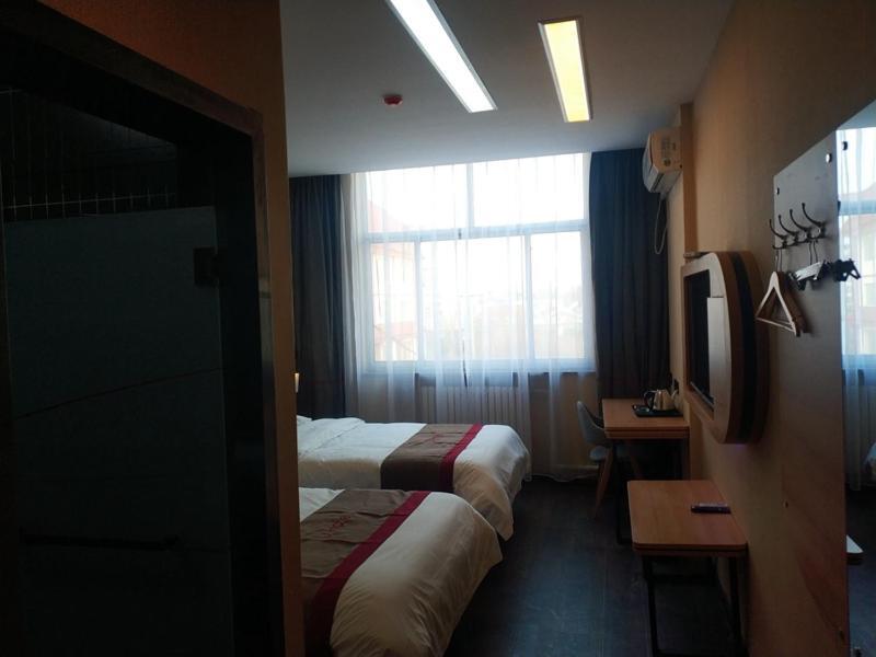 Жичжао: Thank Inn Plus Hotel Chengyang South Road  Hospital of Chinese Traditional Medicine