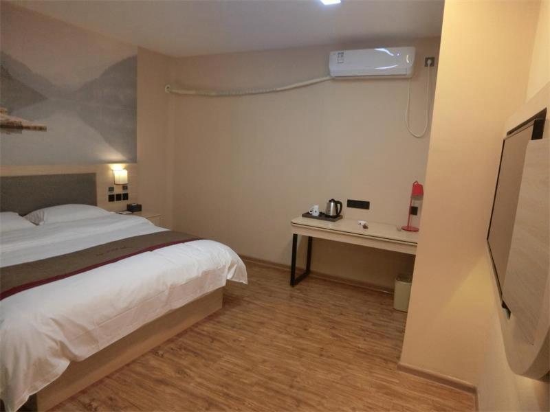 Лючжоу: Thank Inn Plus Hotel Guangxi Liuzhou Donghuan Road Hualinjundi