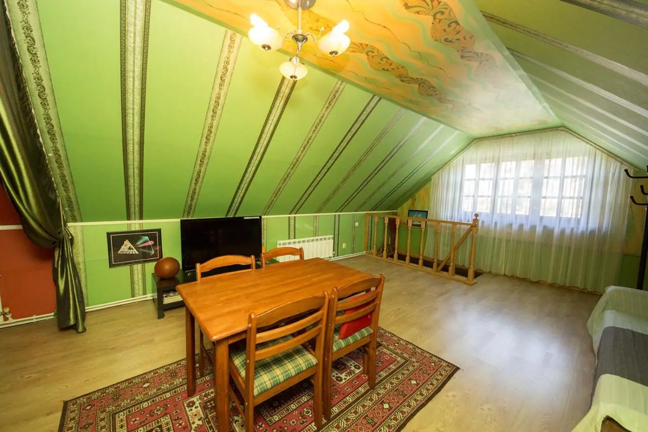 Витязево: Guest House Larisa