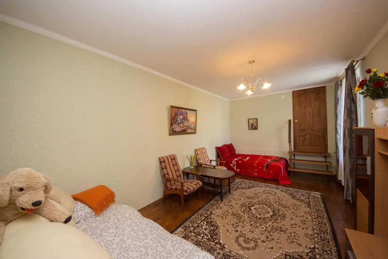 Витязево: Guest House Larisa