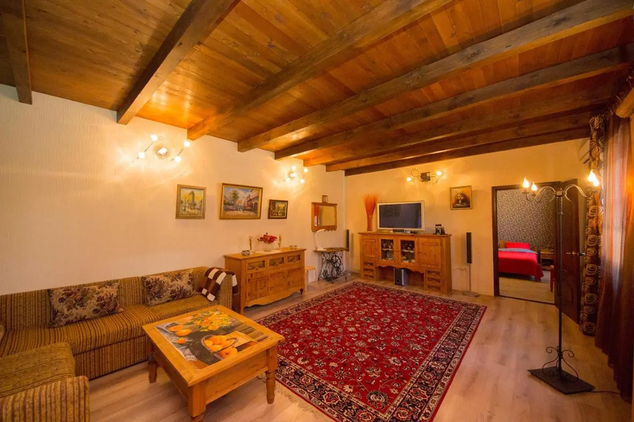 Витязево: Guest House Larisa