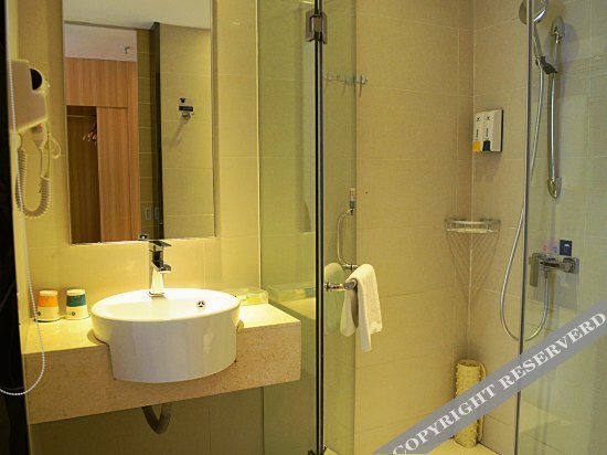 Цзинмэнь: City Comfort Inn Jingmen Nantai