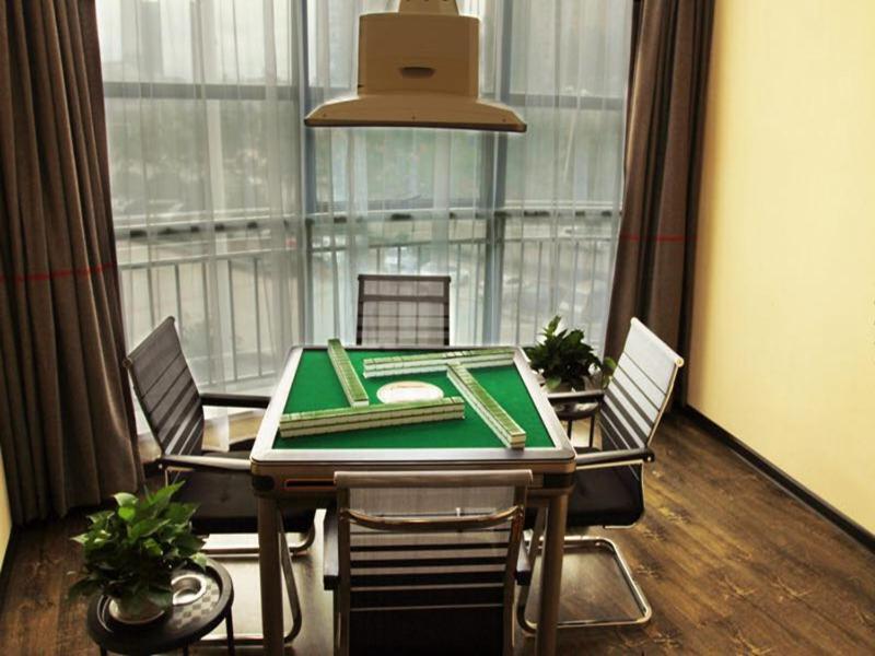 Ухань: Thank Inn Plus Hotel Hubei Wuhan Huangpi District Wuhu Bailong Oriental City