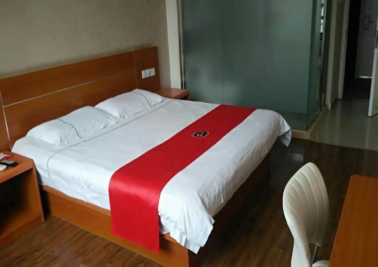 Хецзе: Thank Inn Plus Hotel Shandong Heze Yuncheng Bus Station