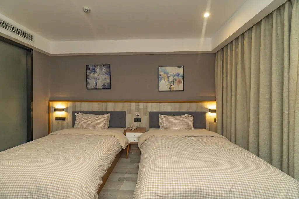 Ханчжоу: Up And In Zhejiang Xiaoshan Area Hongshan Farm