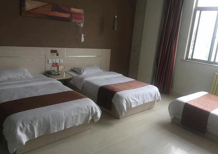 Лиаоченг: Thank Inn Hotel Shandong Liaocheng Chiping County Xinzheng Xi Road