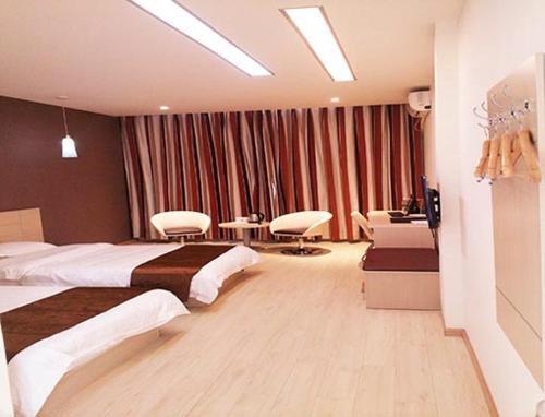 Суйнин: Thank Inn Chain Hotel Sichuan Suining Mingyue Road